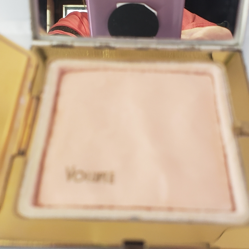 Volupte Makeup Compact - Picture 6 of 13